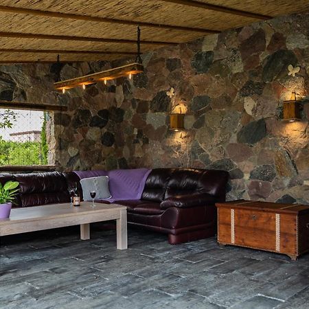 Cat Stone Villa Pisz Eksteriør billede